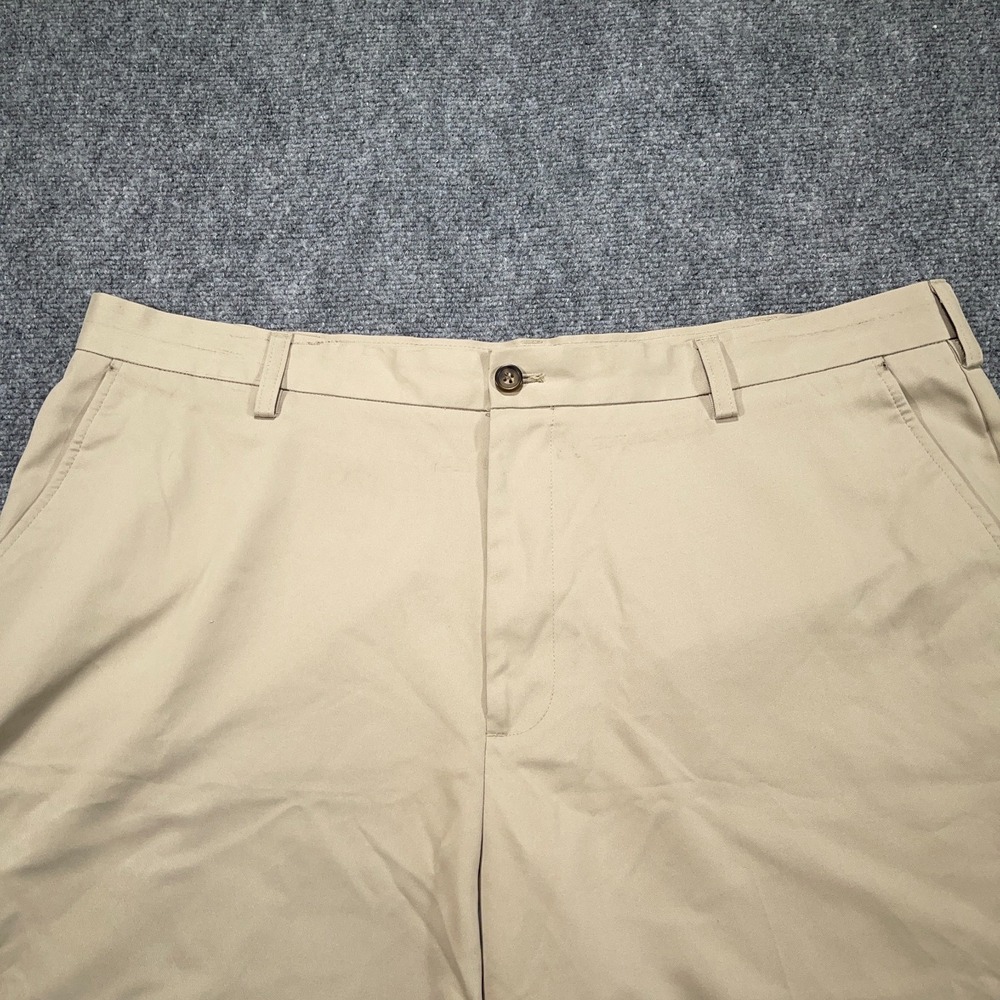 IZOD Chino Shorts Casual Mens 42" Khaki Stretch 9" Inseam Flat‎ Front Pockets - Picture 3 of 12